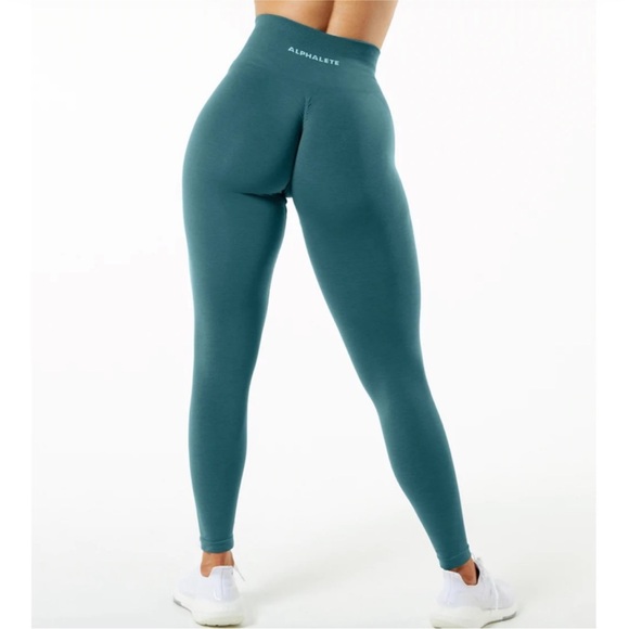 Alphalete Amplify Legging in Pier Blue - Picture 1 of 3